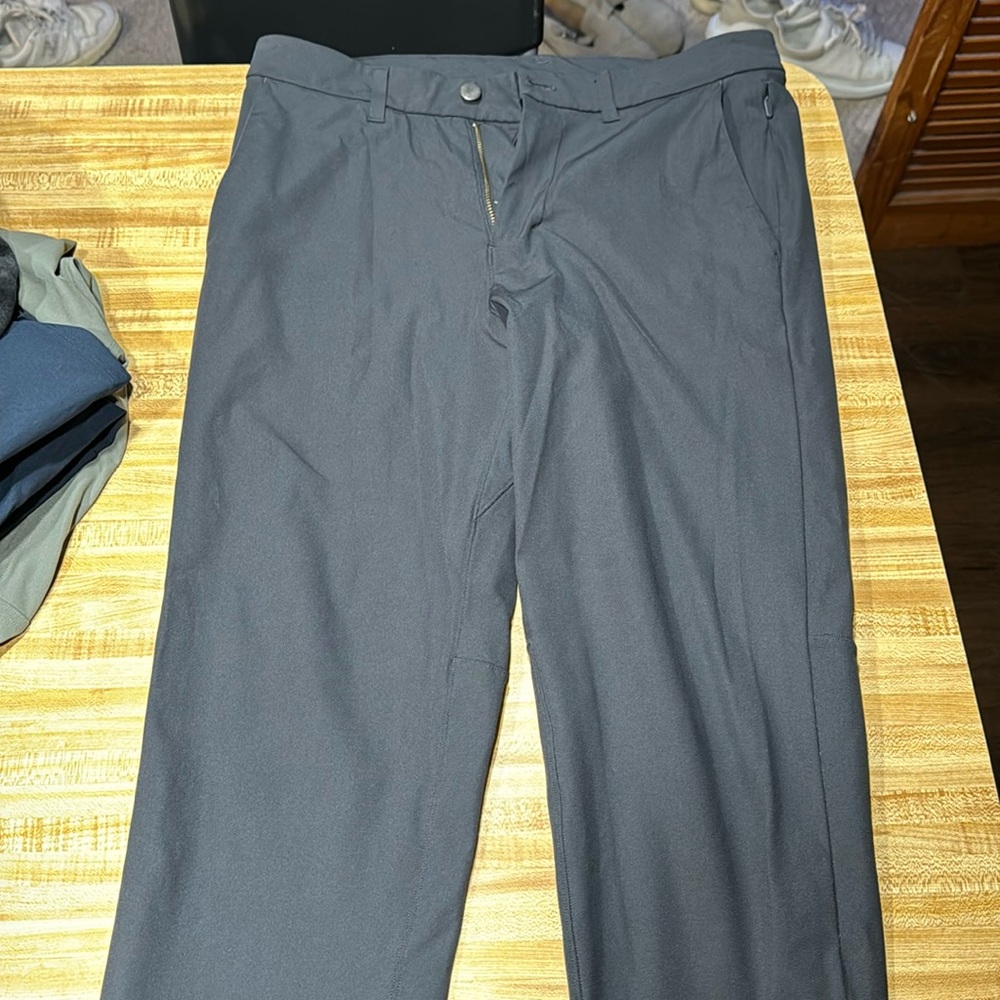 Lululemon Men’s Slim Fit Commission Pants (Warpstreme)